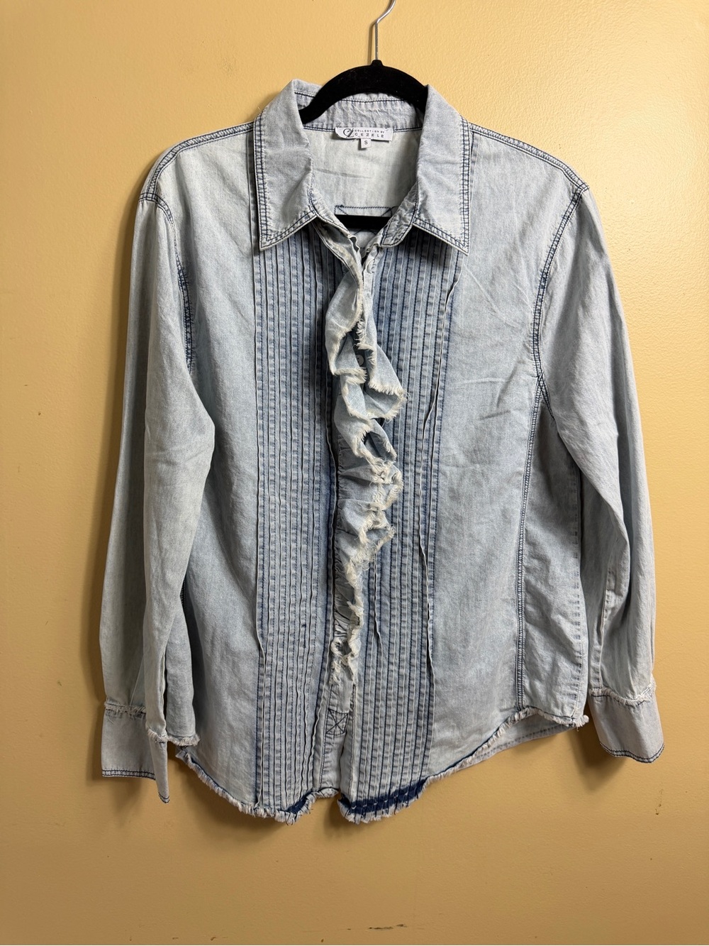 Cezele Light Wash Denim Ruffle Tuxedo Button Down Shirt Top Small